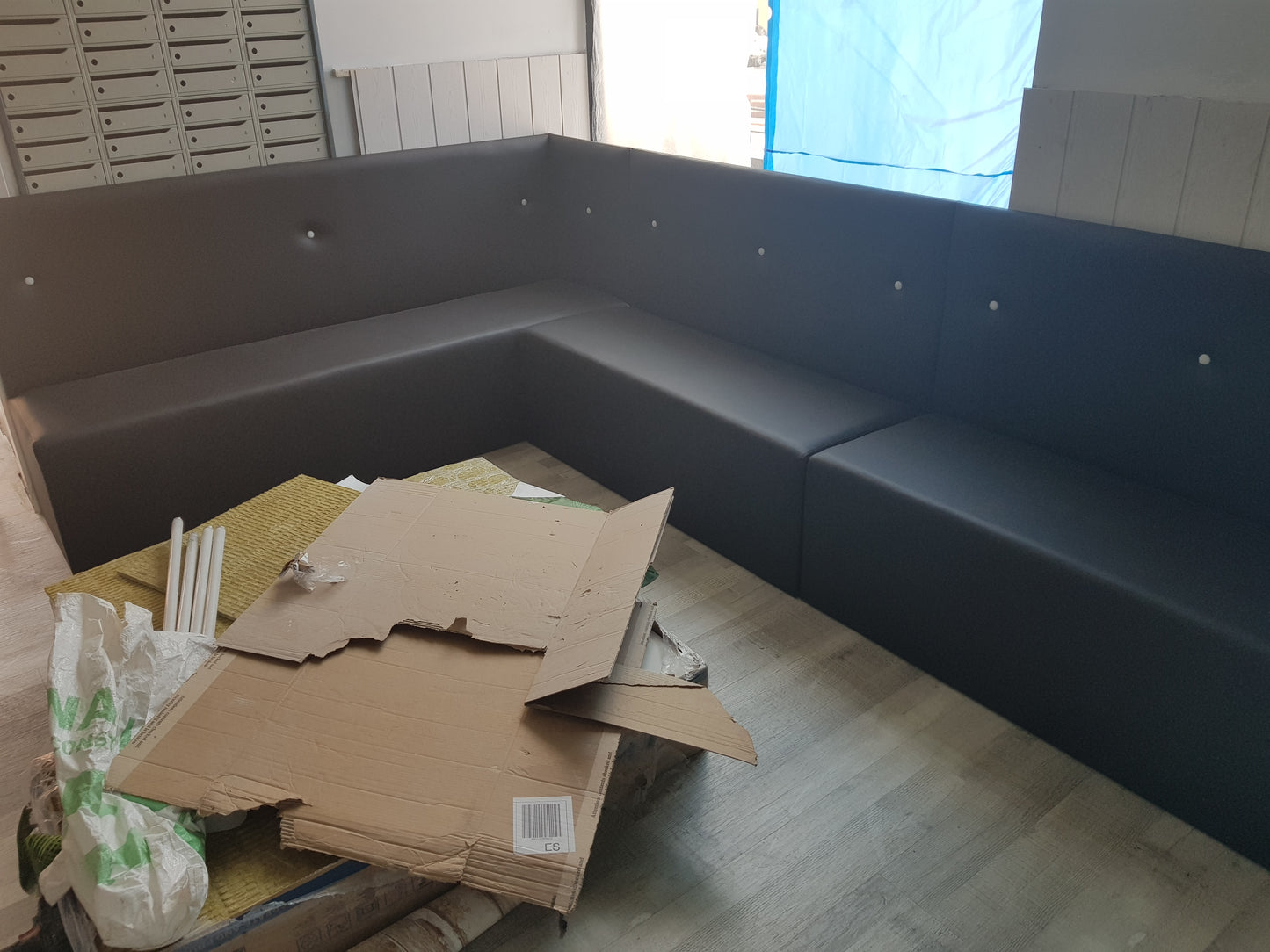 Sofá hostelería Bassic boton tela antimanchas
