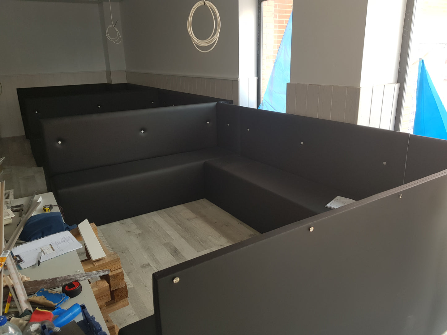 Sofá hostelería Bassic boton tela antimanchas