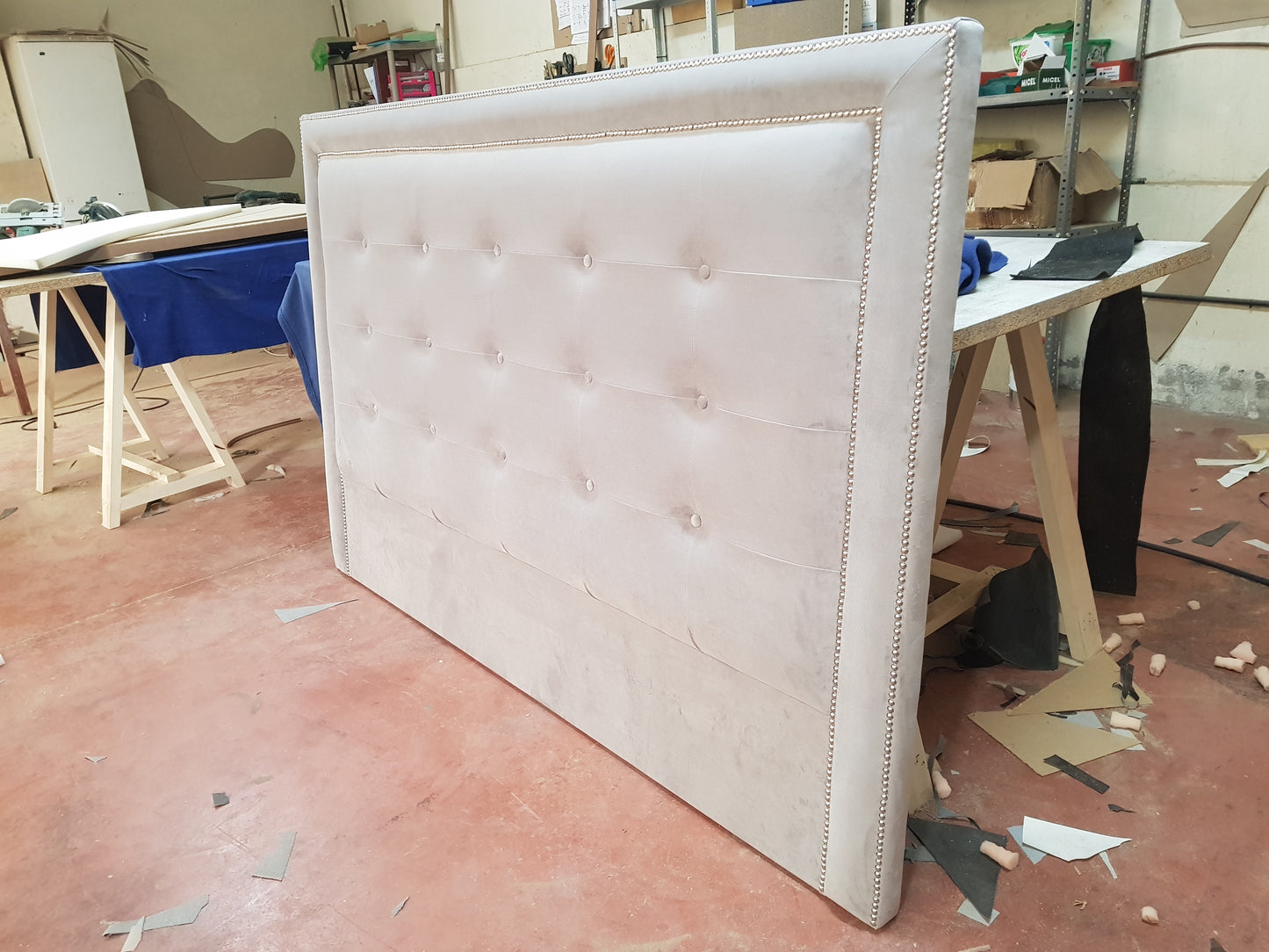 Cabecero de cama doble tachuela y botones