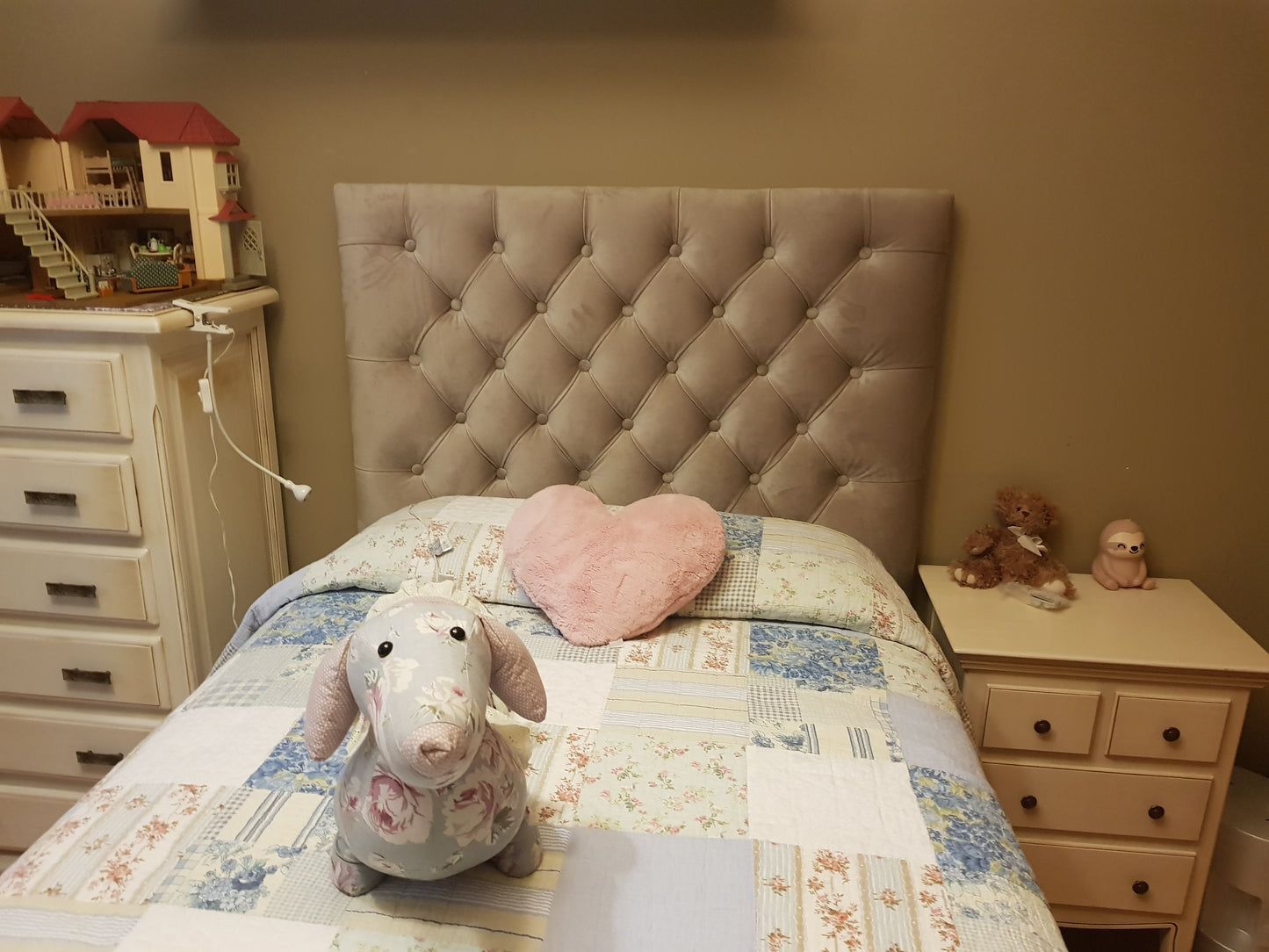 Cabecero de cama capitoné