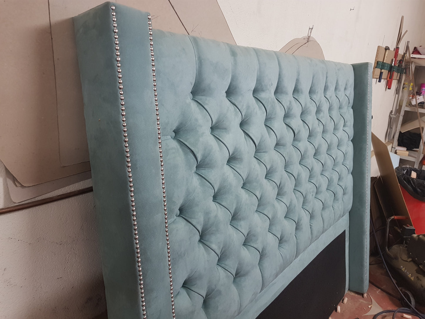 Cabecero de cama capitoné con columna
