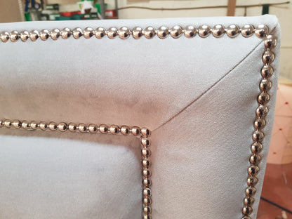 Cabecero de cama doble tachuela y botones