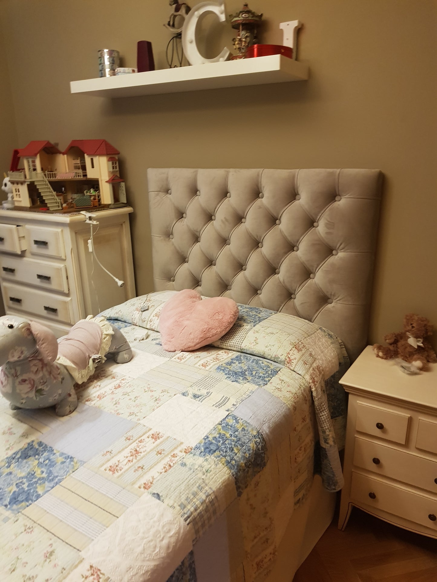 Cabecero de cama capitoné