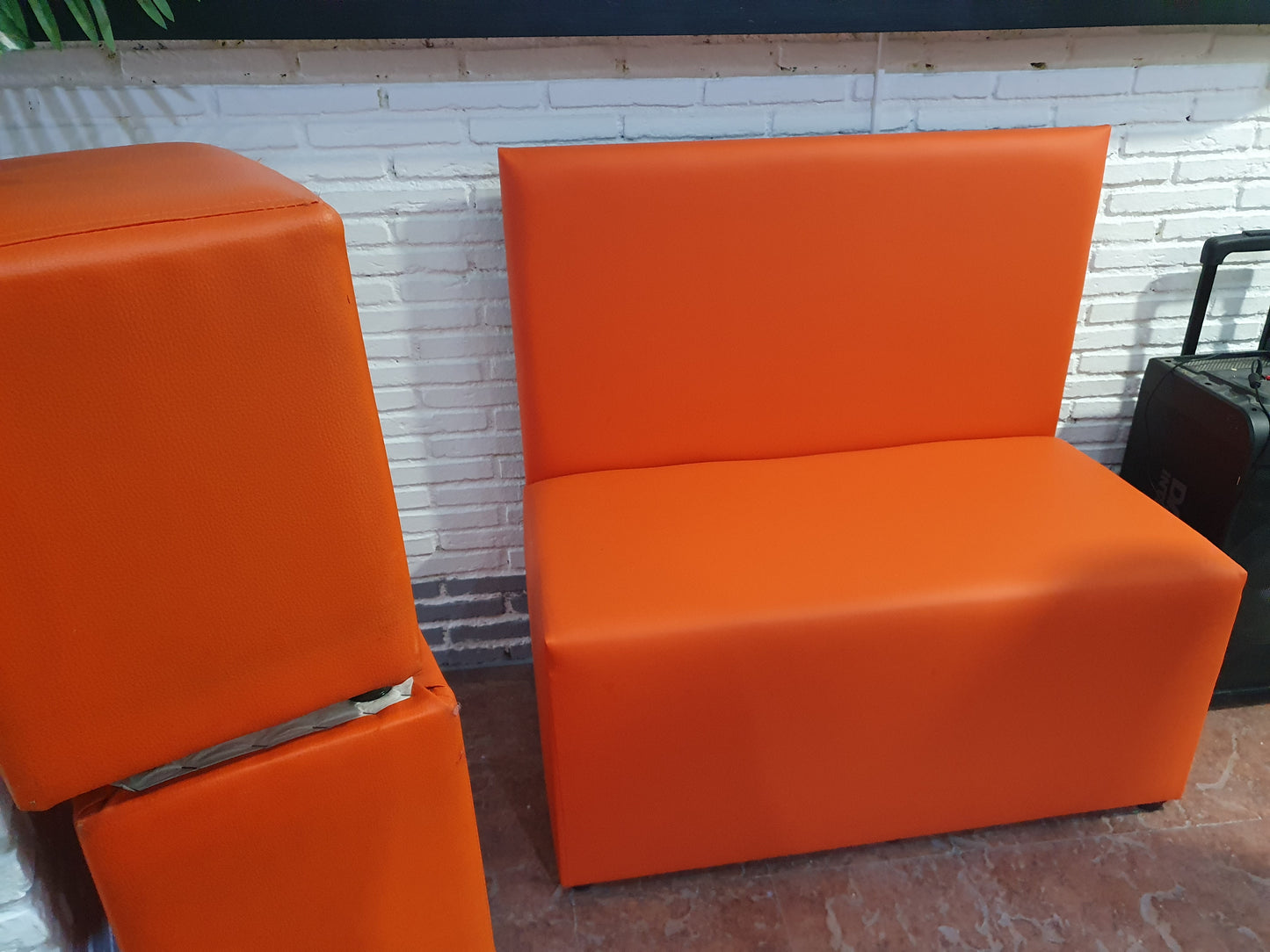 Sofá hostelería Bassic tela antimanchas